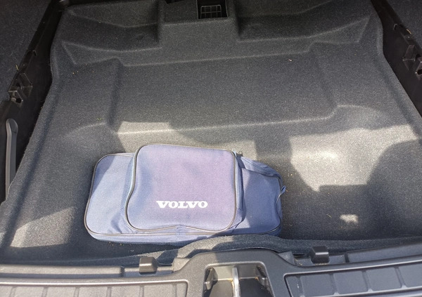 Volvo XC 40 cena 118900 przebieg: 46497, rok produkcji 2019 z Rzeszów małe 352